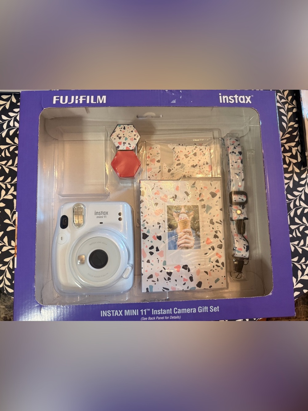 Instax Mini 11 Instant Camera Set - White
